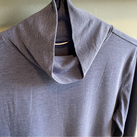 Kit and Ace Tech Jersey Mock Turtleneck size S - Picture 4 of 5